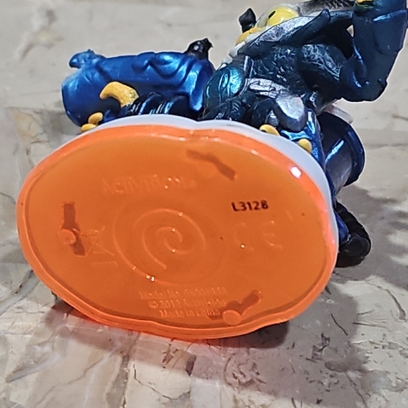 Skylanders Giants - Jet Vac - Activision - Figure - 2012 - Picture 5 of 6